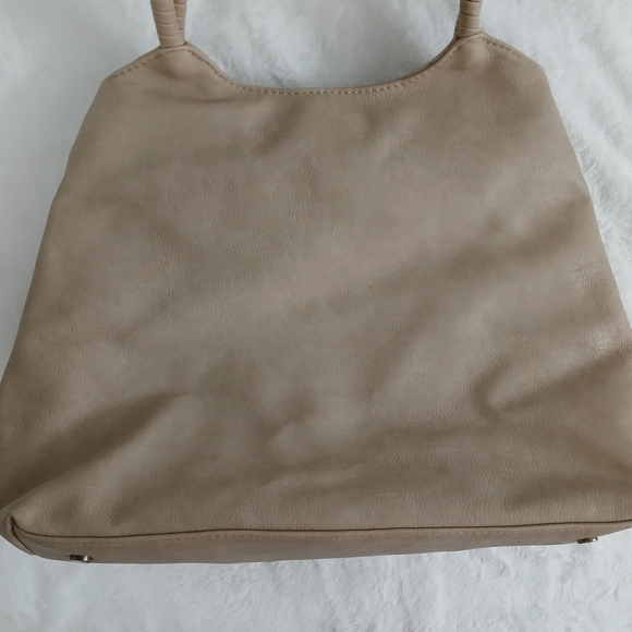 Antik Kraft Cream Shoulder Bag with Slouchy Silhouette - Picture 5 of 15